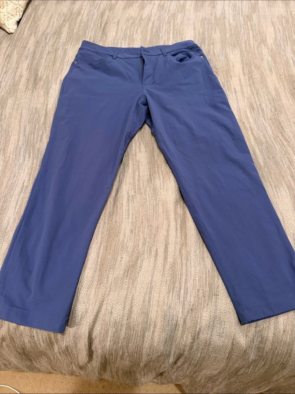 lululemon athletica Men's Chinos in Deep Blue